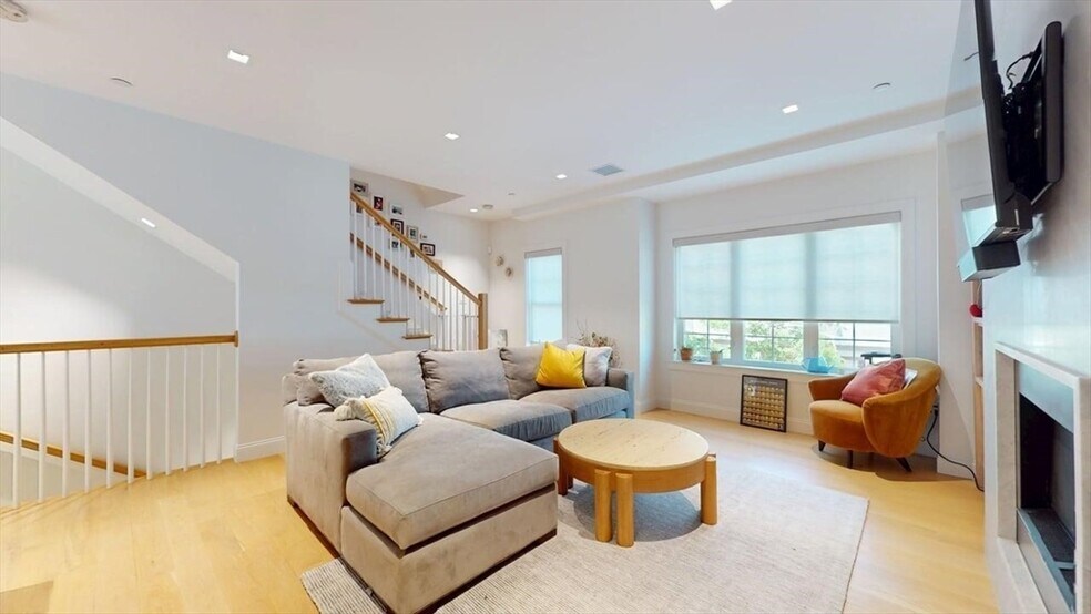 *Pictures are representative samples of the advertised unit. In some cases, the actual units you tou - 29 Crowninshield Rd