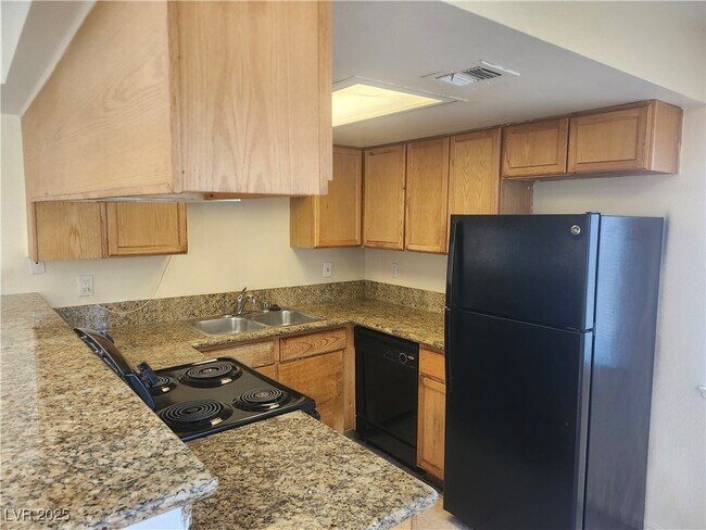 Building Photo - 3437 E Cheyenne Ave