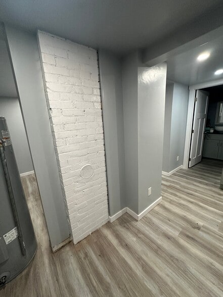 Building Photo - 133 E 21st St