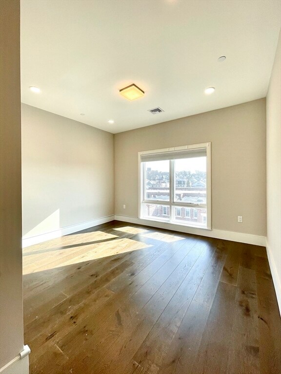 Building Photo - 214 Market St