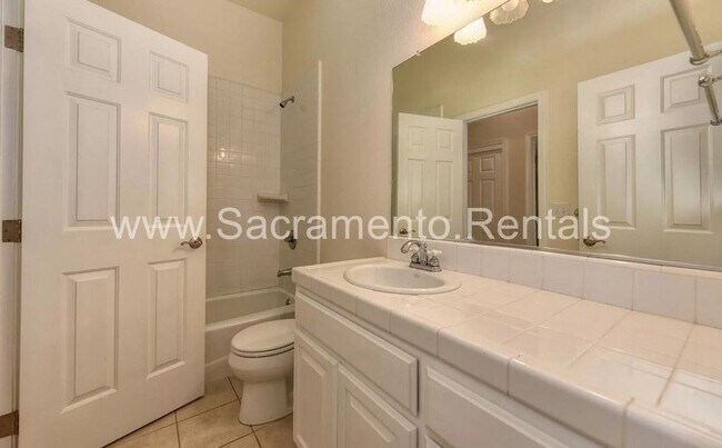 Building Photo - 3 br, 2.5 bath House - 567 Landis Circle