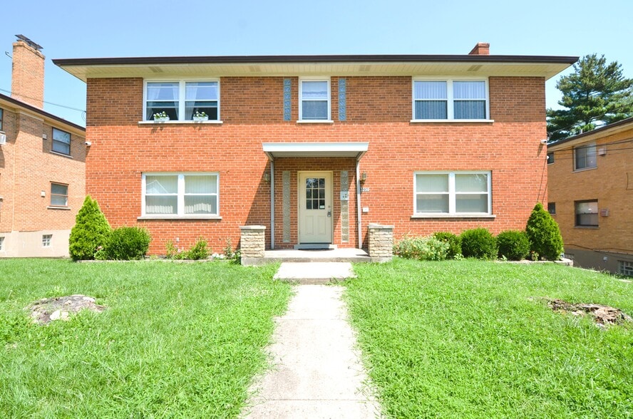 Primary Photo - 3230 Blueacres Dr