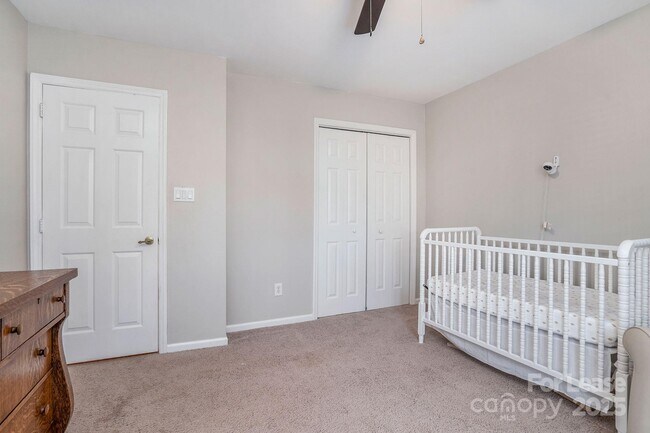 Building Photo - 2045 Trowbridge Ct