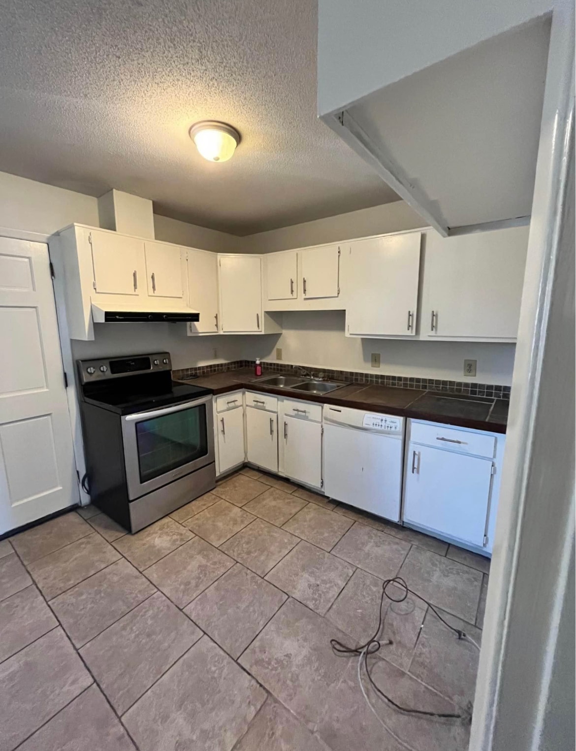 Building Photo - 1421 Wellington Ave