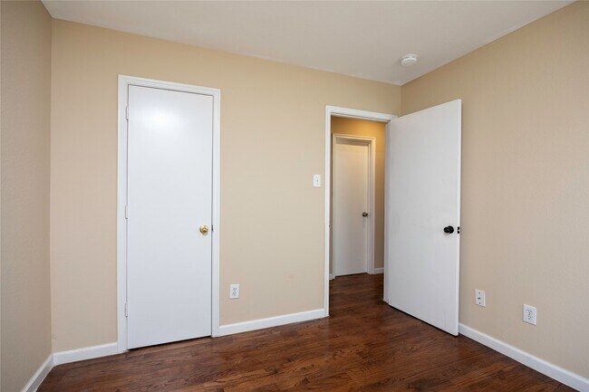 Building Photo - 1207 Bartlett Cove Dr