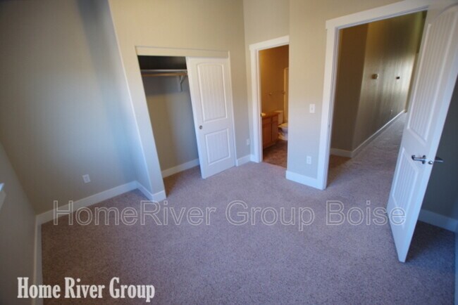 Building Photo - 16649 N Profit Cir
