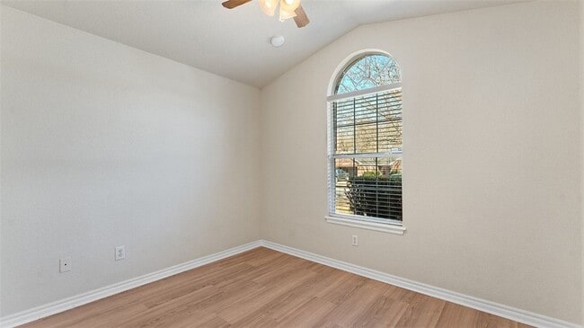 Building Photo - 829 S Liberty Dr