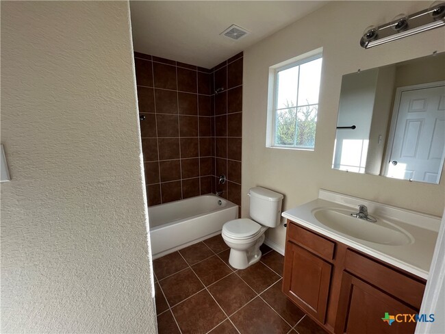 Building Photo - 14107 Veneto Dr