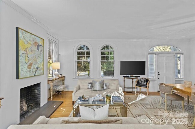 Building Photo - 609 Queens Rd