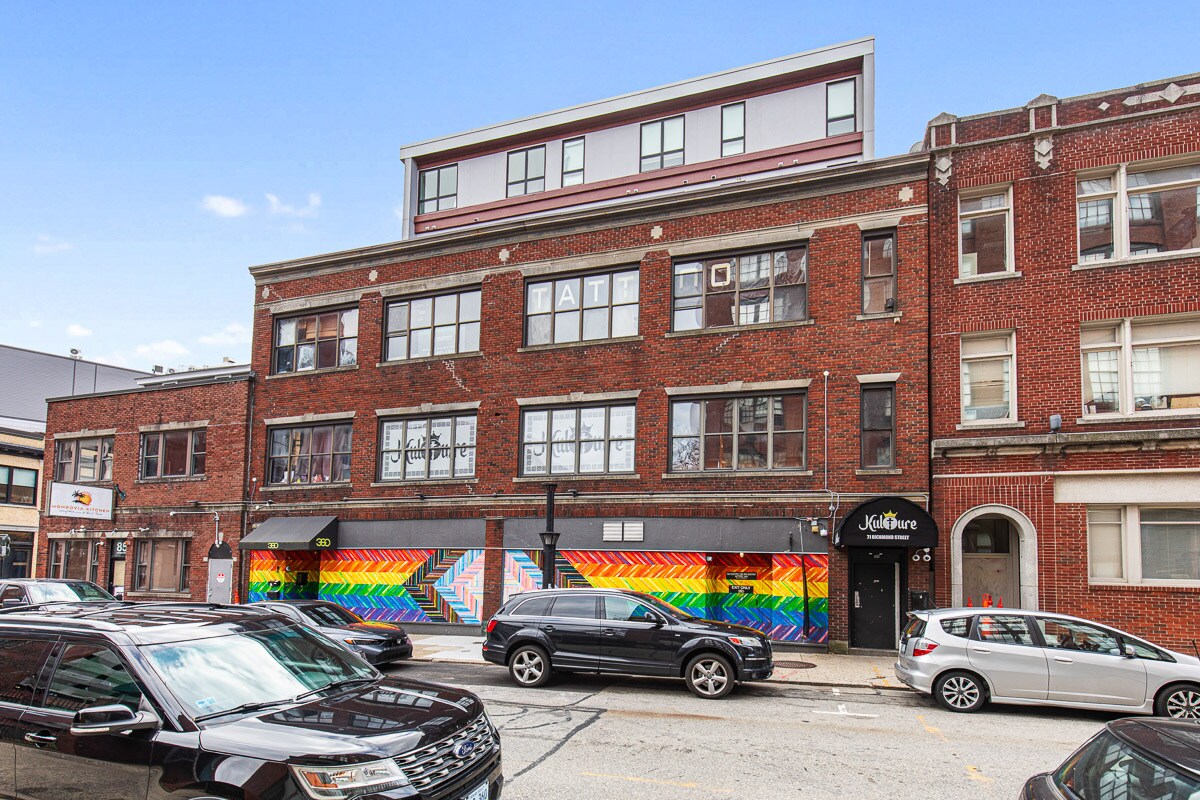 Building Photo - 123 Friendship St