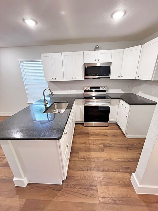 Building Photo - NIce 2 Bdrm 1 Bath Home near UNT and I-35E...