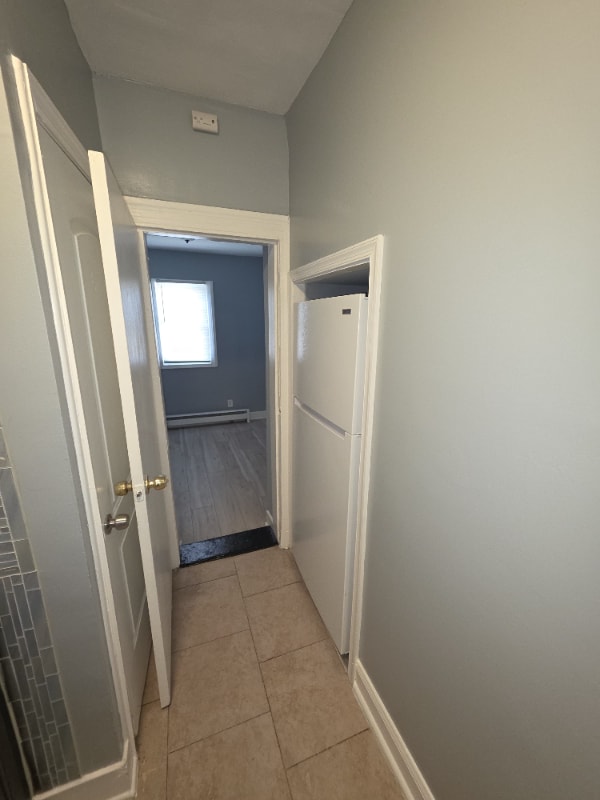 Building Photo - 1212 Holbrook St NE