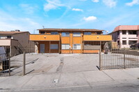 Building Photo - Practical 3-bedroom, 2-bath apartment
