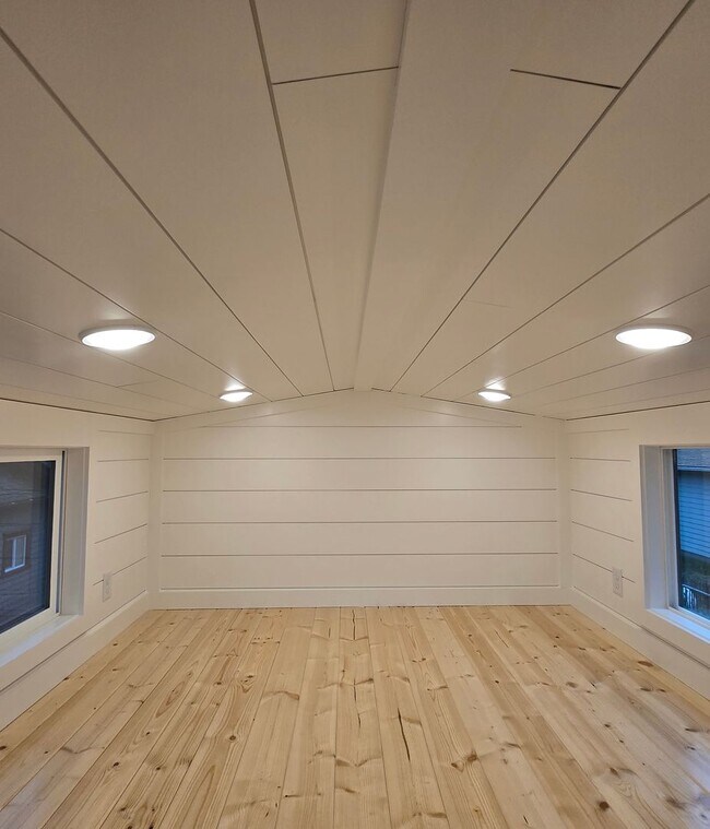 Building Photo - Charming 1920 Updated Vintage Home with ADU in the Heart of Port Hadlock!