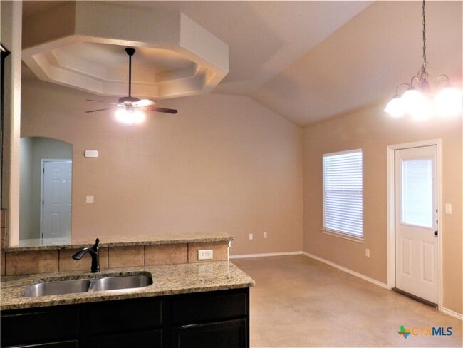 Building Photo - 1071 Carolyn Cove