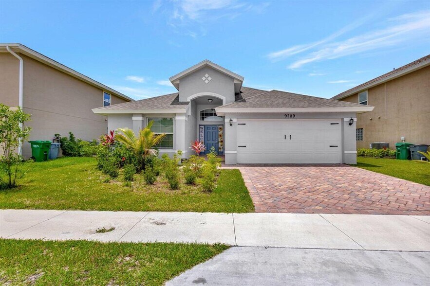 Building Photo - 9709 Starboard Dr