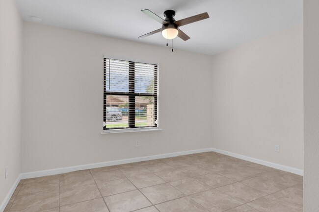 Building Photo - 967 Grand Canal St