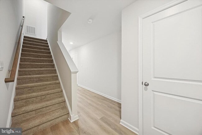 Building Photo - 163 Sandy Rdg Rd