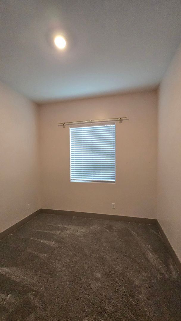 Building Photo - 9405 Parkwood Manor Dr