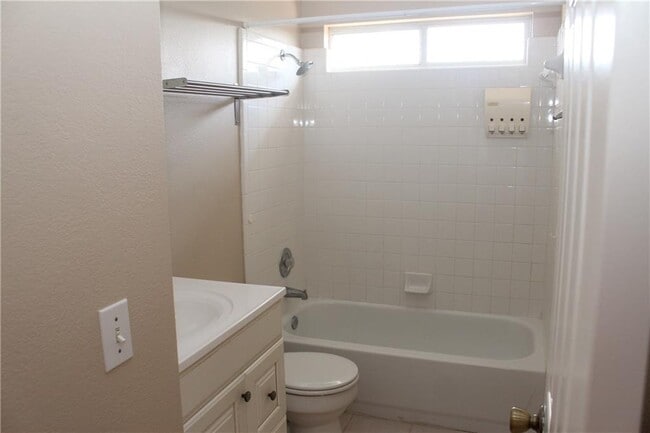 Building Photo - 8107 Hawick Dr