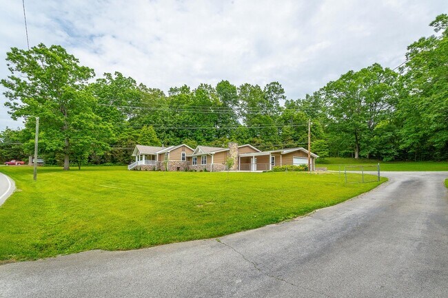Building Photo - 2134 Morris Hill Rd