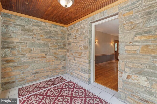 Building Photo - 5109 Fairglen Ln