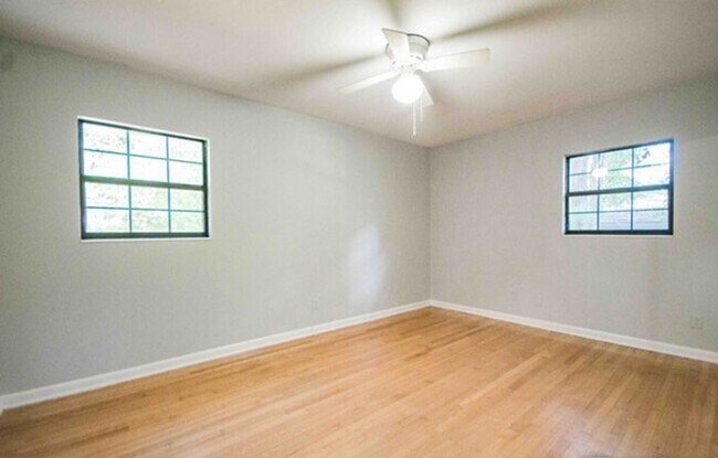 Building Photo - Fabulous home near the fairgrounds-$500 of...