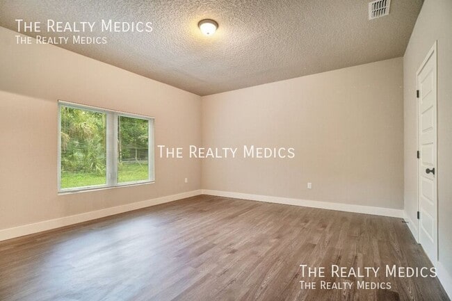 Building Photo - 1493 Hayworth Cir NW
