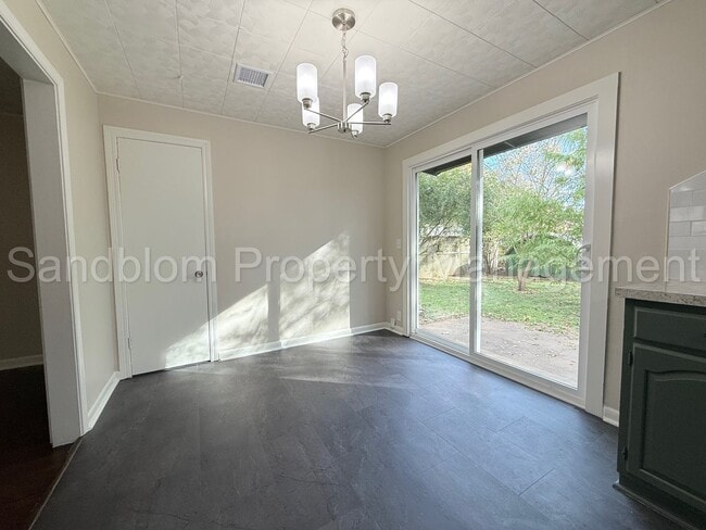 Building Photo - For Lease | Tulsa | Available Now!