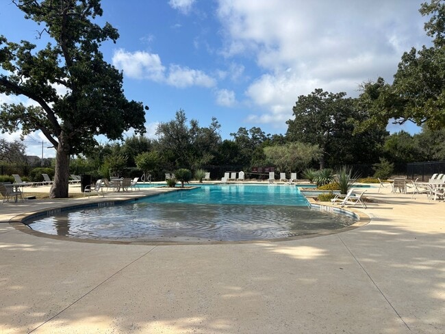 Building Photo - Beautiful 4-Bedroom Home with Free Communi...