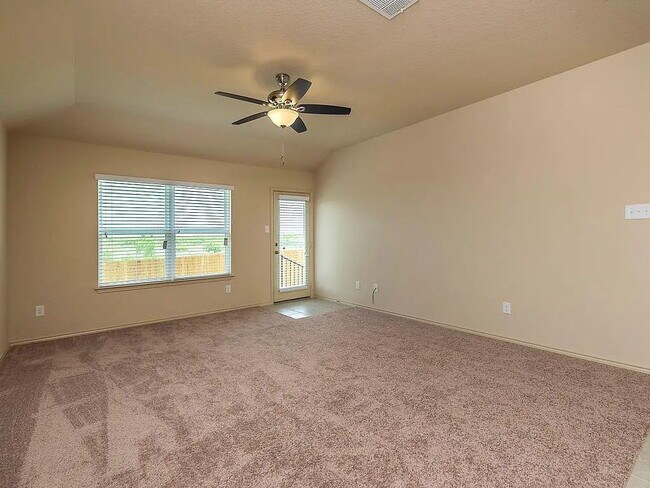 Building Photo - "Charming 3-Bedroom Home with 2 Full Baths in Idyllic San Marcos Location!"