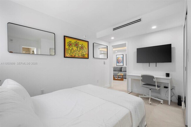 Building Photo - 345 Ocean Dr