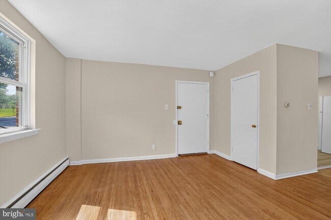 Building Photo - 5990 Henry Ave
