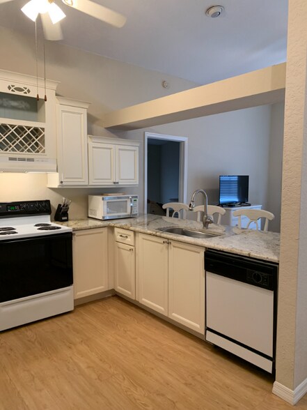 Building Photo - 544 High Pine Ct