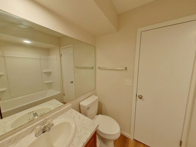 Building Photo - 3BR Renovated Townhome Rental - Receive ONE-MONTH FREE RENT with a 13-month lease!