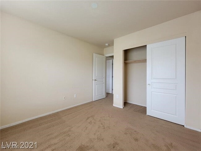 Building Photo - 9132 Spumante Ave