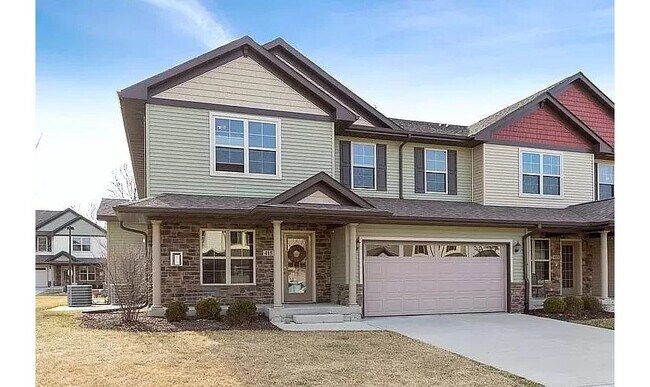 Primary Photo - 456 Churchill Dr