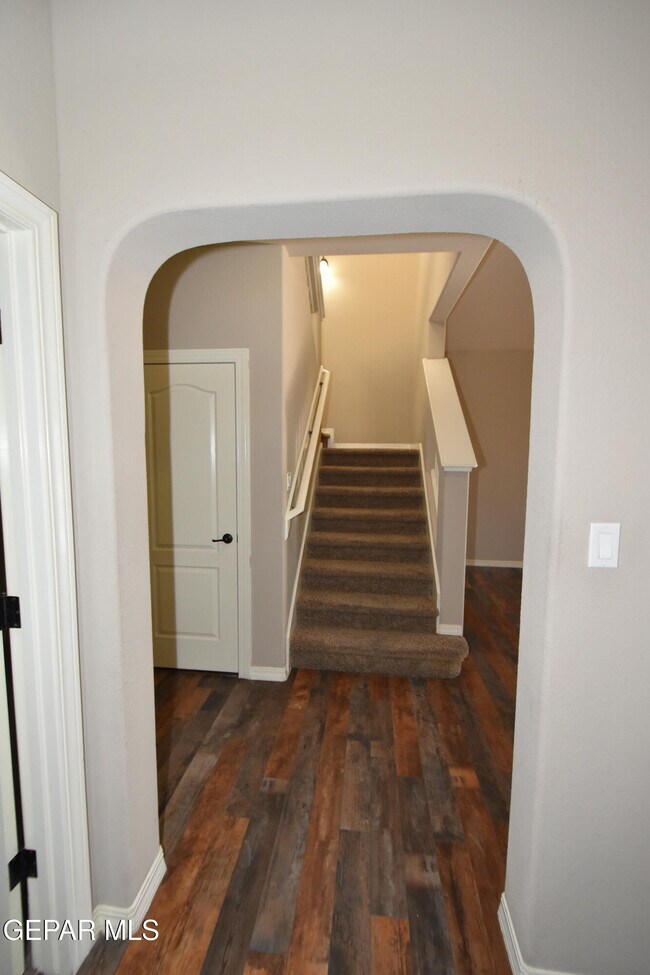 Building Photo - 300 Saltford Pl