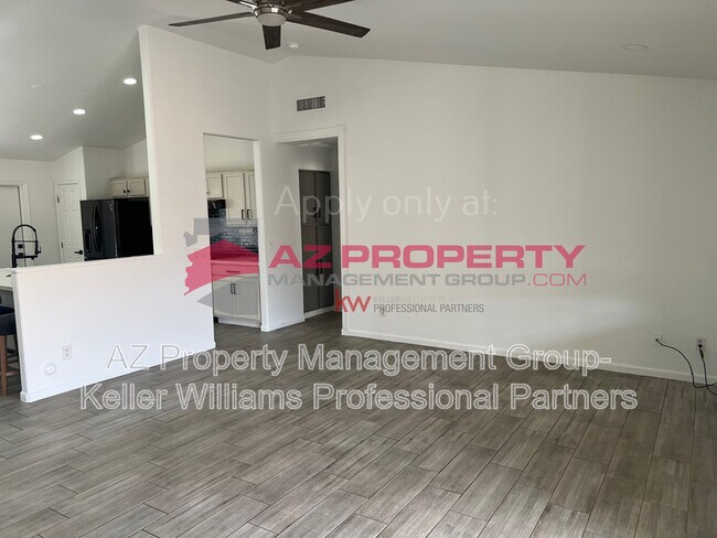 Building Photo - 2447 S 80th Ln