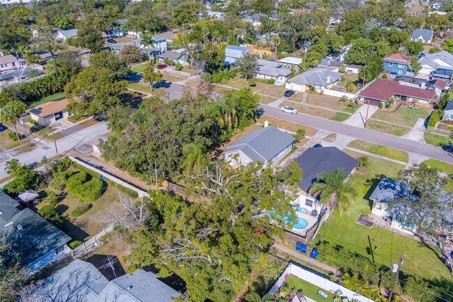 Building Photo - 4642 7th Ave N