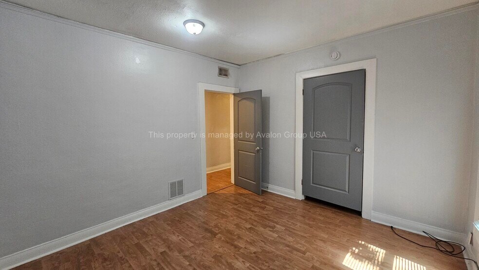 Building Photo - 2653 College St