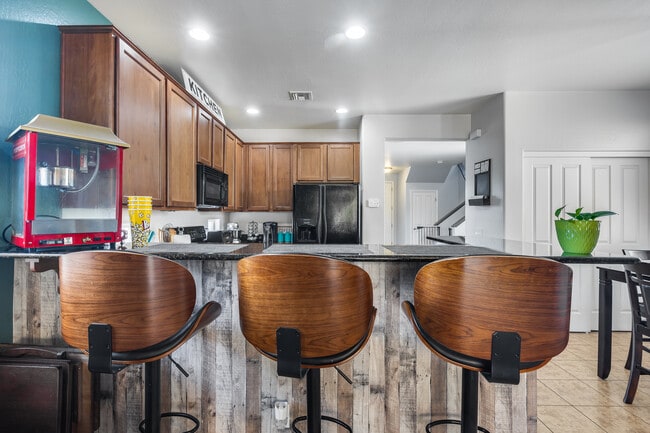 Building Photo - 11956 W Fillmore St