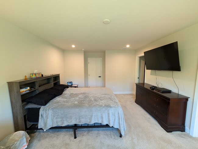 Building Photo - 1189 Riverbrook Dr