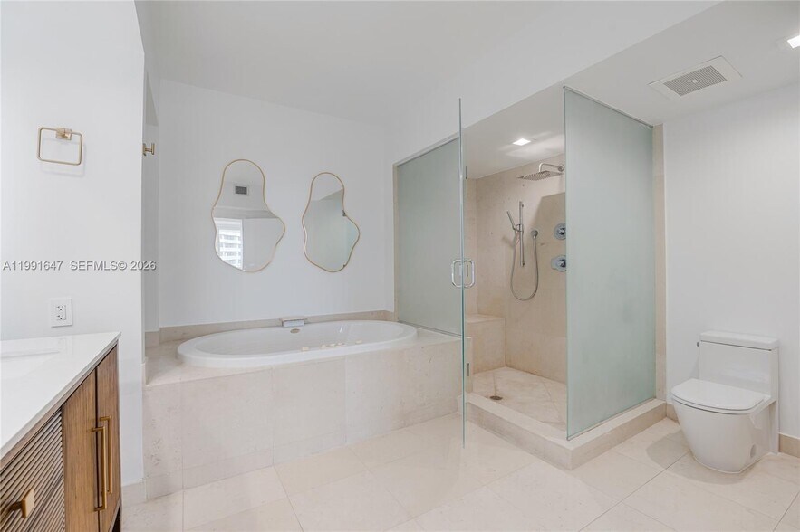 Building Photo - 450 Alton Rd