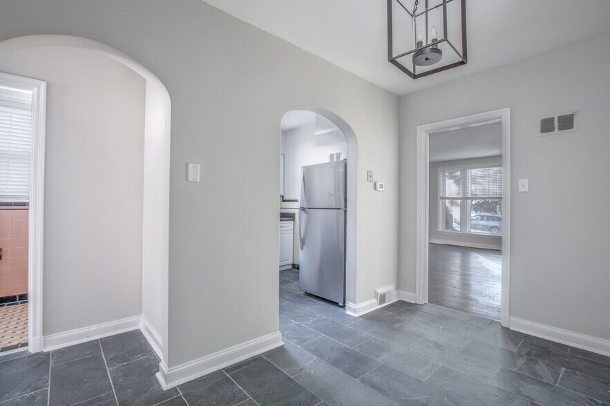 Building Photo - 7535 Oxford Dr