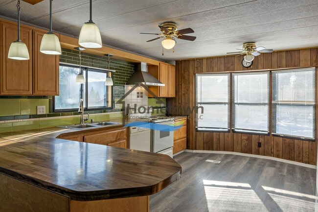 Building Photo - 563 Terry Trl