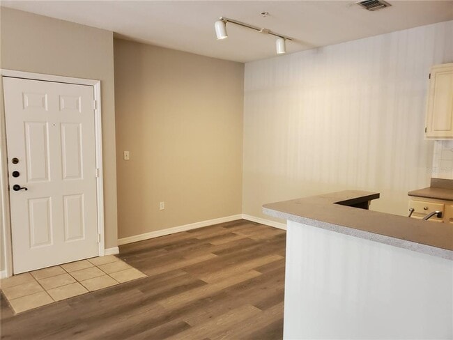 Building Photo - 5807 Legacy Crescent Pl