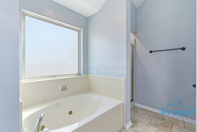 Building Photo - 880 Oio Pl