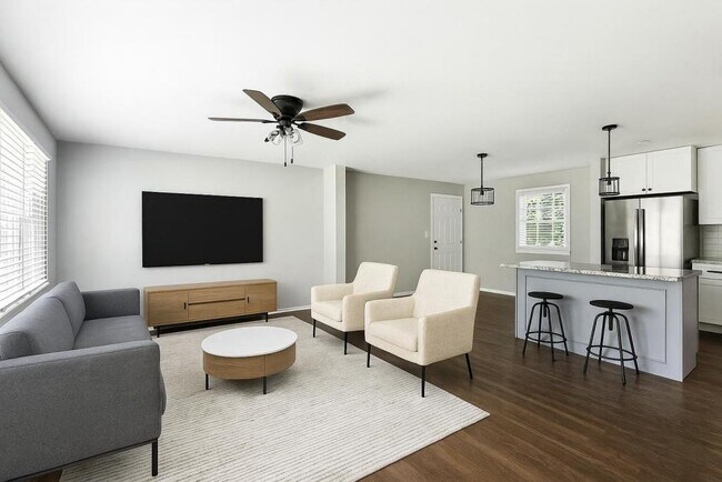 Building Photo - 2647 Hatfield Cir SE