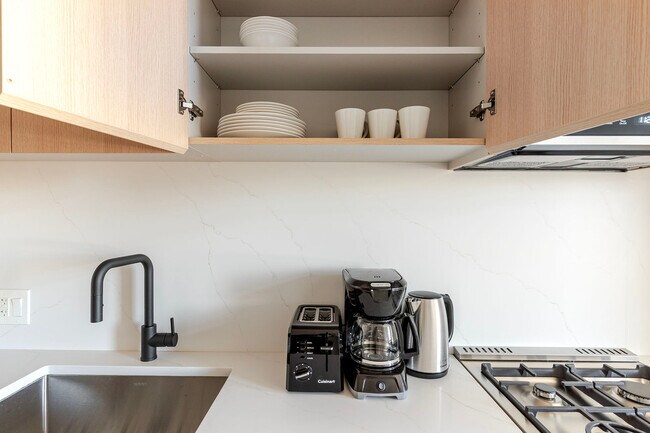 Building Photo - 482 Kent Ave